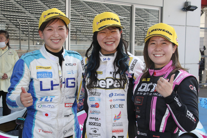 右から猪爪選手、翁長選手、斎藤選手