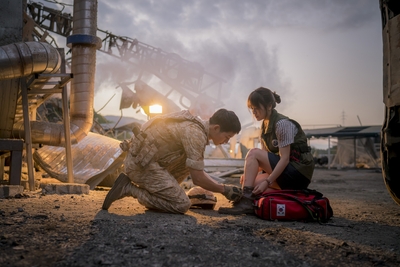 Licensed by Next Entertainment World (c)2016 Descendants of the Sun SPC
