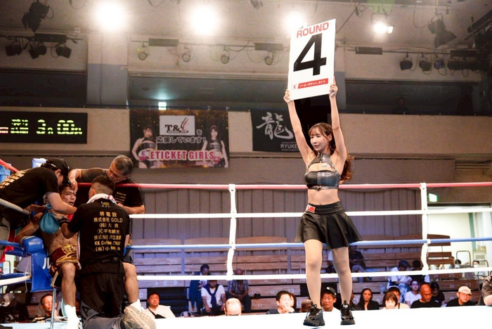 横断幕で会場を華やかに演出