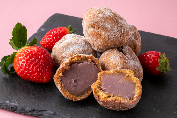 いちご餡ドーナツ