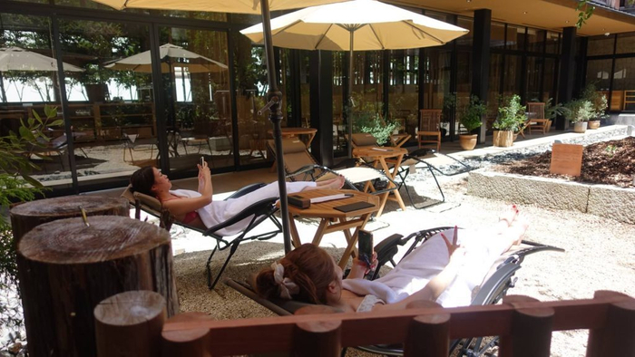 外気浴でめぐり。ととのう時間を