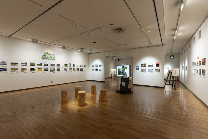 作品展の展示風景（第 14 回「飛鳥のくらし」）