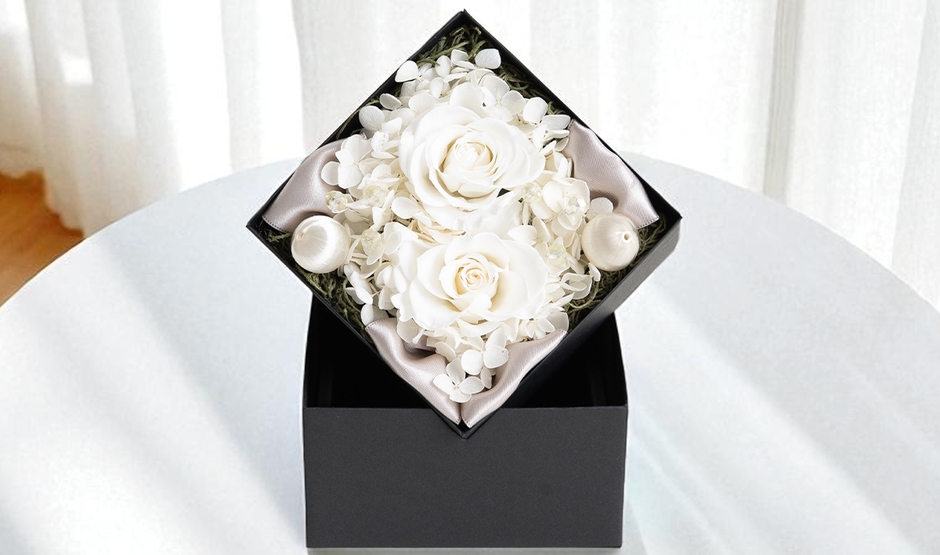 White(ホワイト)