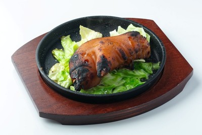  △ 新名物 焼き豚足　680円