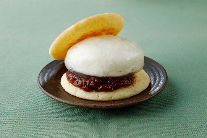 クリーム入りわらび餅をサンドしたどら焼き