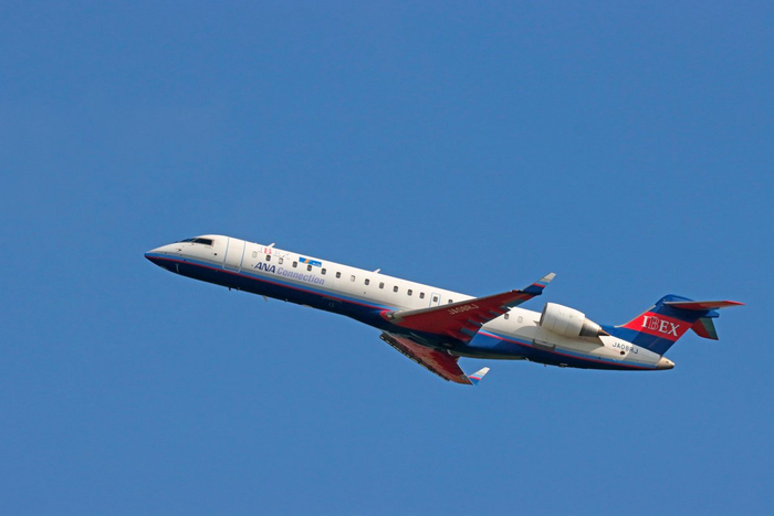 運航機材　CRJ700