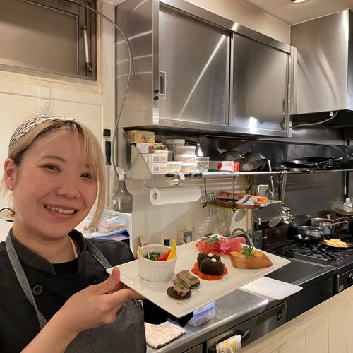 5点ピンチョスとアズサさん　