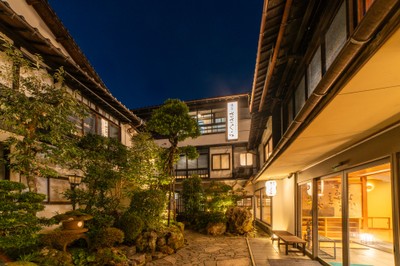 夜の湯宿ささくら