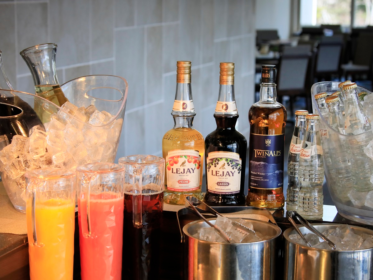 夕食時フリードリンク（席オーダー制）