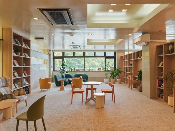 ＜ラウンジ＆ライブラリー＞