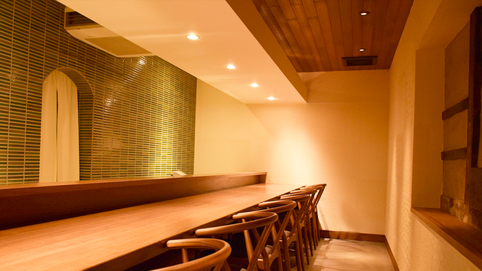 「祇園麺処むらじ」1階バーカウンター