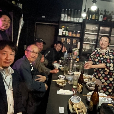 店主の裕美さんと常連のお客様　