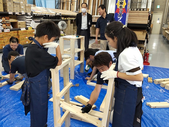 ホームセンター店舗スタッフの仕事イメージ