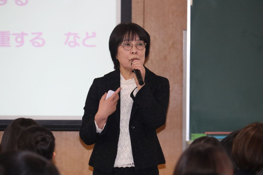 講師役を務めた渡辺名誉教授