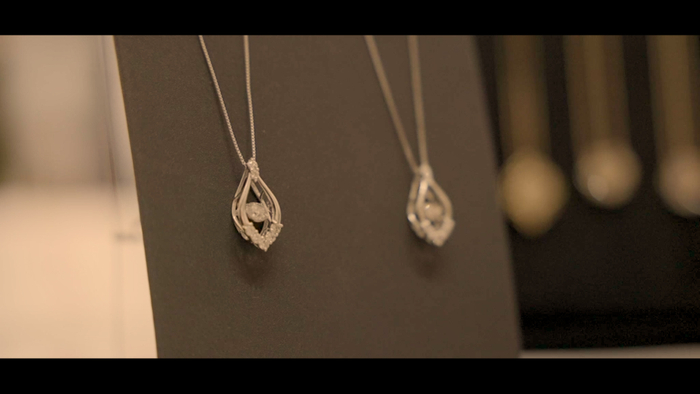 誕生日にはDancing Stone&reg;