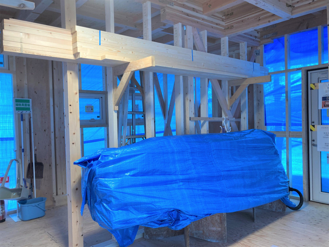 木材・清掃用品等も全て空中へ。