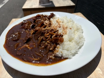 【牛すじじゃない】馬の赤すじで作る唯一無二の「馬とろすじカレー」。　馬肉屋のカレーが代々木八幡にオープン!