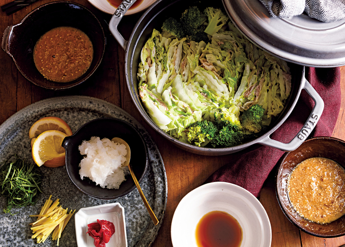 ポン酢と薬味で楽しんだら、次はみそマヨだれでこっくり濃厚に♪「蒸しミルフィーユ鍋」