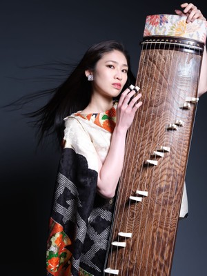 筝の演奏(宇山葵)