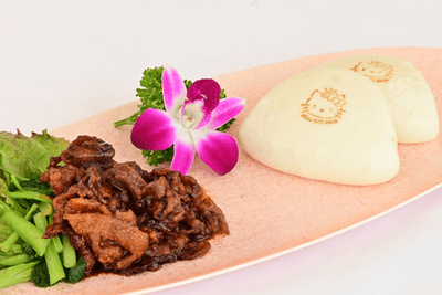 ▲GADENテラス「豚バラ肉の味噌炒め 中華バーンズ添え」