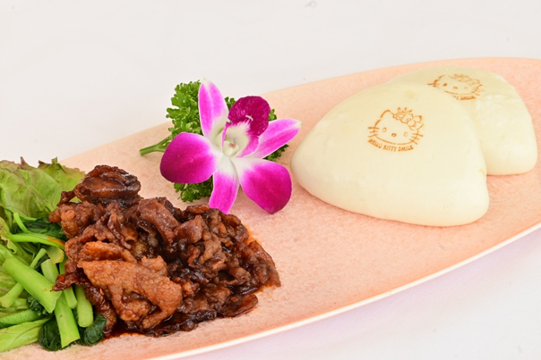  ▲GADENテラス「豚バラ肉の味噌炒め　中華バーンズ添え」