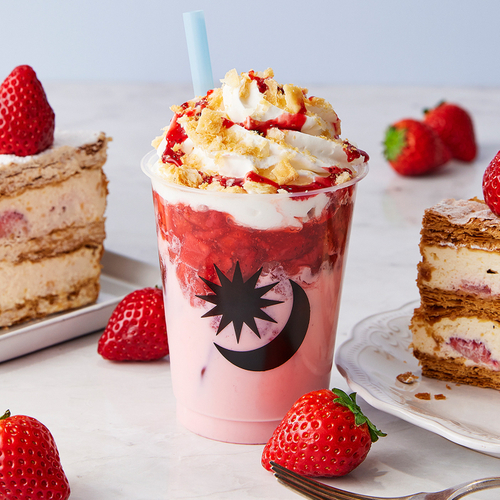 「苺ミルフィーユラテ」580円（税込638円）