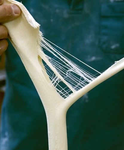 18層にも重なった麺の帯