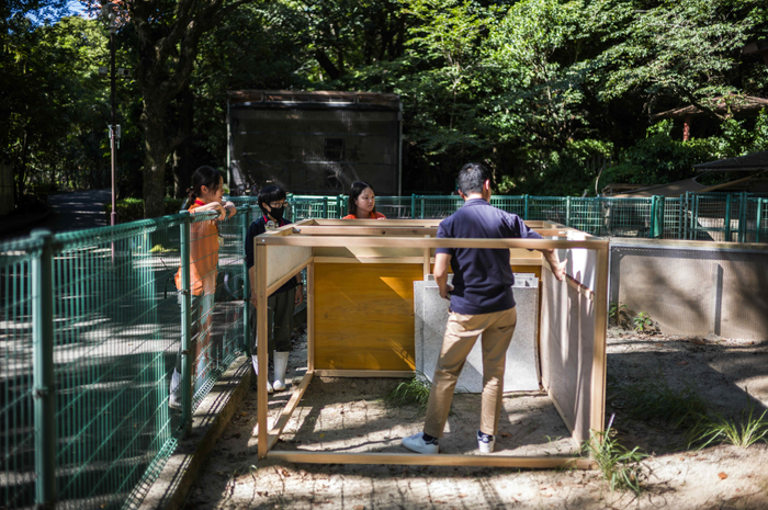 小屋の制作風景