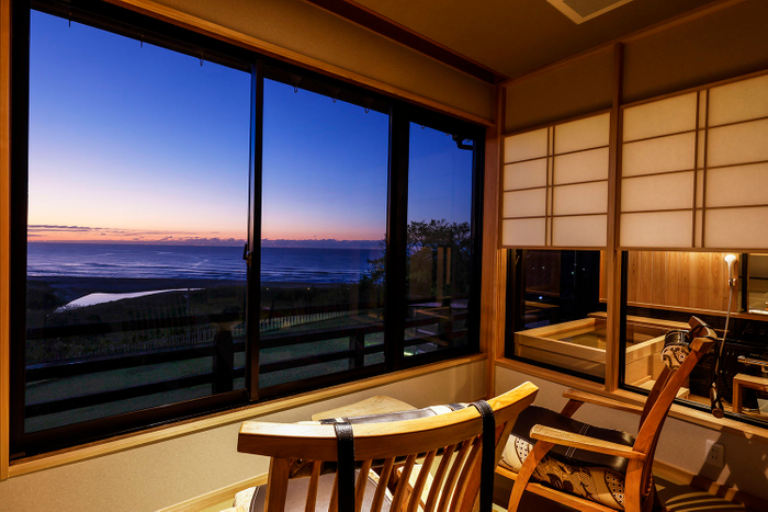 温泉展望ヒノキ風呂付き客室［一例］