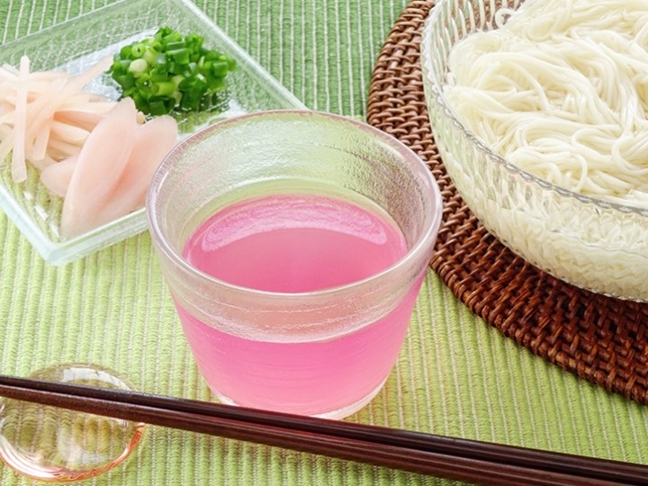 ピンクのそうめんつゆ