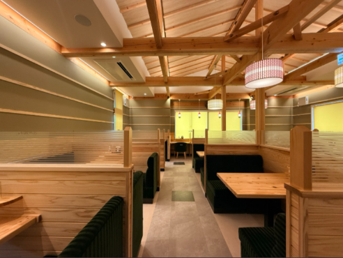 ▲木の温かみのある内装