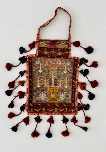 Photo.02 塩袋(ナマクダン)　南イラン　カシュガイ族アラブ　1930年頃　羊毛　65&times;58cm