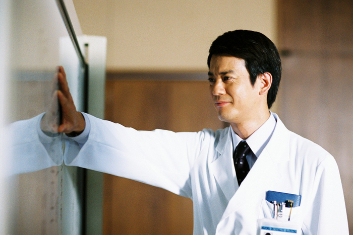 &copy;共同テレビジョン　原作：山崎豊子「白い巨塔」(新潮文庫 刊)