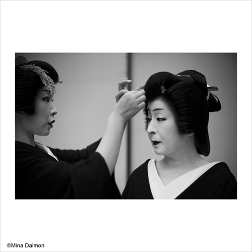 大門美奈「新ばし」：shimbashi 04　A4サイズ88,000&ensp;円&ensp;(税込)/小全紙サイズ165,000&ensp;円&ensp;(税込)