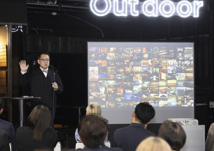 エストニアの工場見学時の体験等を交えて特別講演を行う、アトリエテンマ代表 長谷川演氏