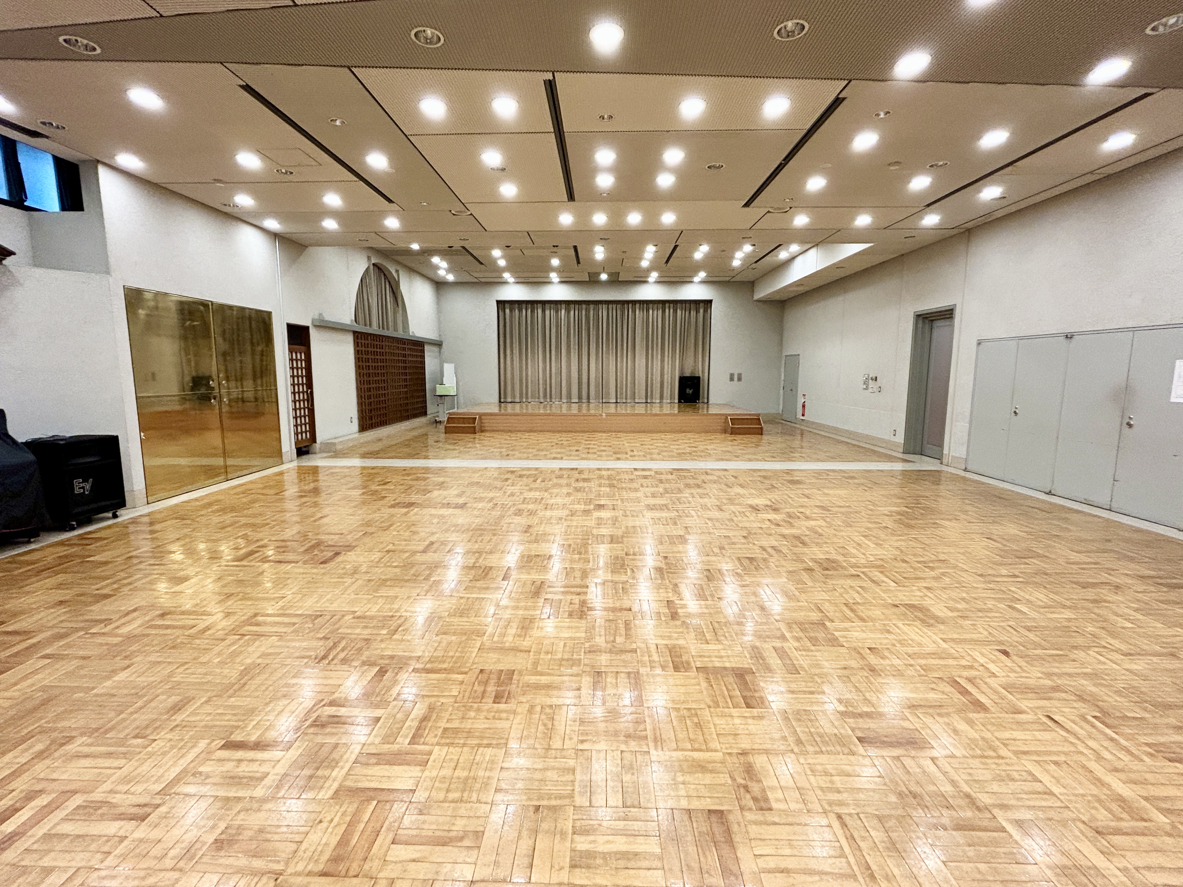 東京YWCA(御茶ノ水) カフマンホール 全景