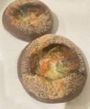ブラックほうれん草カレーパン(仮称)