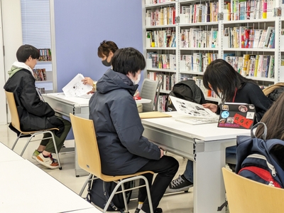 過去に開催された作品講評会(出張編集部)の様子
