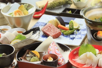 鉄板料理や津和野の旬の食材を味わう<お食事>