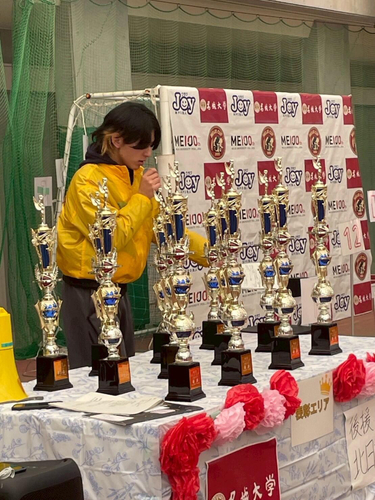 特大トロフィーを用意