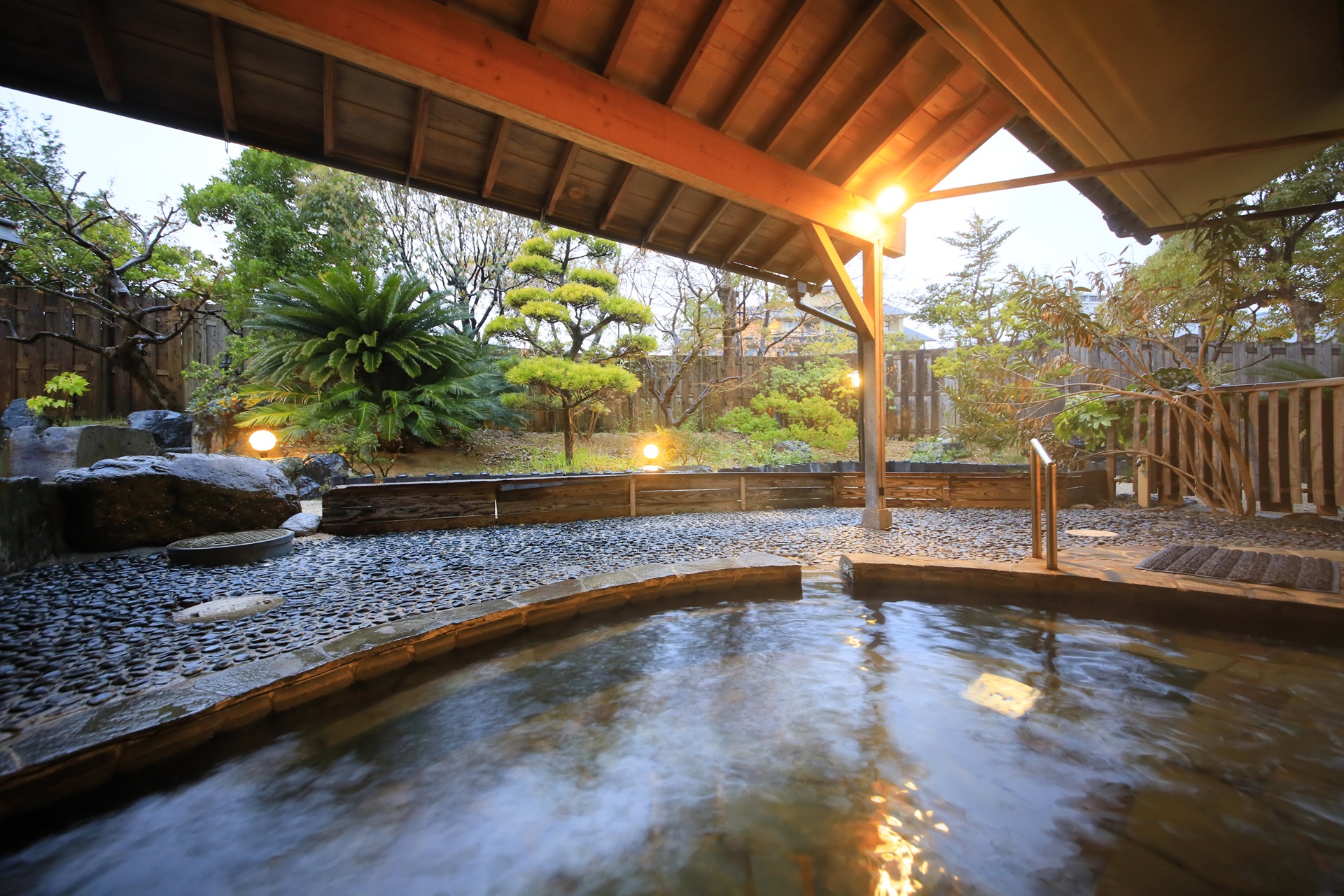 三大美肌成分が豊富な＜温泉＞