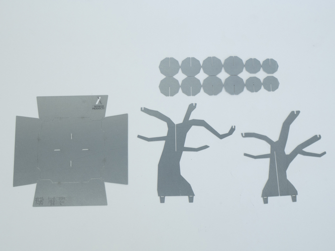 折り曲げと差込で完成