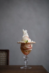 「PATISSERIE ASAKO IWAYANAGI」岩柳麻子氏が 福島県産桃の新たな魅力を表現　 2日間限定完売御礼「福島県産桃尽くしのデセールコース」一部復活　 【数量限定】福島県桃尽くしのパルフェビジューASコースを 8月14日(金)から提供！