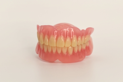 3Dプリンターで作製した総義歯