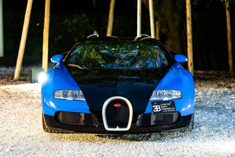 会場に展示されたBUGATTI VEYRON