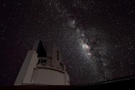 すばる望遠鏡　© Dr. Vera Maria Passegger／国立天文台