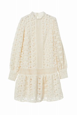 ¥7,499(100%リサイクルポリエステル) ※店舗: 渋谷店・新宿店・二子玉川ライズ店・名古屋松坂屋店・心斎橋店