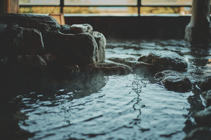 ▲源泉かけ流し温泉「洗心の湯」
