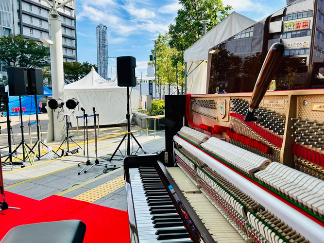 チェコのピアノ「ペトロフ」の音色が美しいコンサート