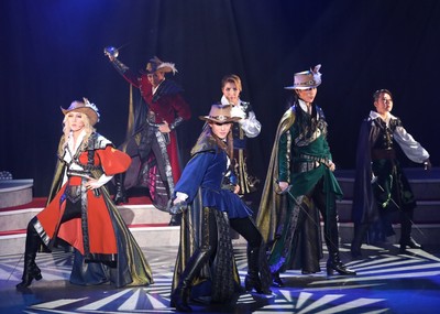 ミュージカル「三銃士 THE THREE MUSKETEERS」写真提供：ＯＳＫ日本歌劇団
